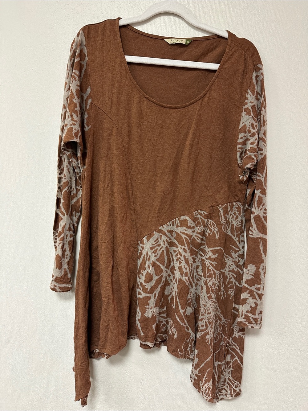 Chalet Brown Scoop Neck Asymmetrical Tunic with Cream Botanical Print